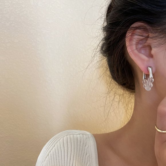 Simple and elegant transparent earrings for women, fashionable and versatile in - Picture 2 of 3